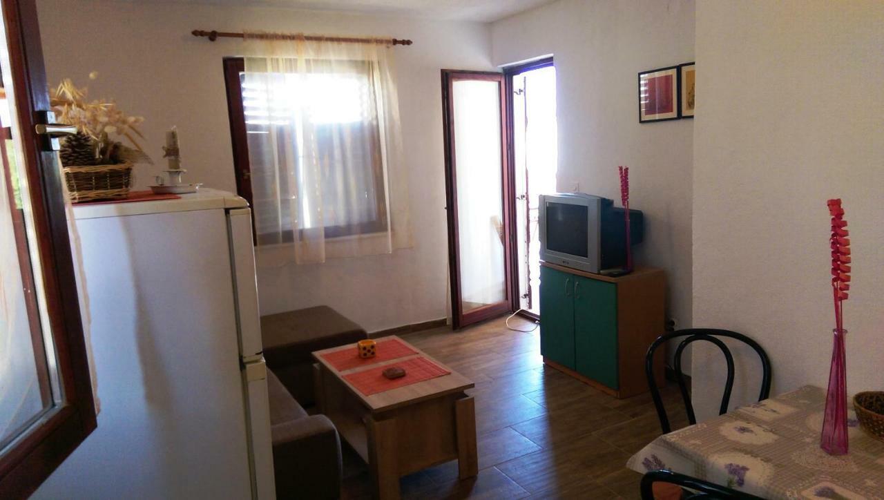 Apartments Delibasic Rogoznica  Bagian luar foto