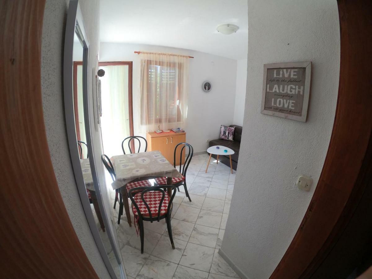 Apartments Delibasic Rogoznica  Bagian luar foto